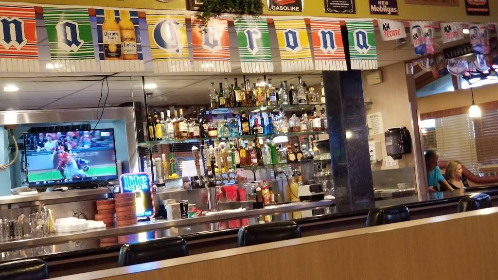 Los Domingos Mexican & Seafoods | restaurant | 15717 Main St, Hesperia, CA 92345, USA | 7609568882 OR +1 760-956-8882