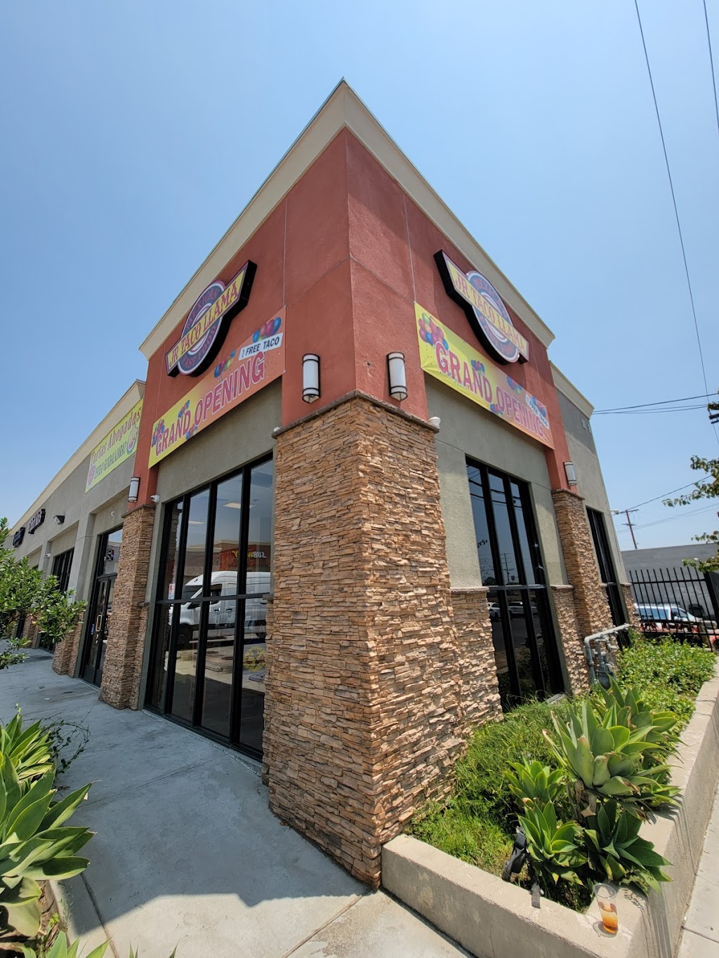 JR Taco Llama | restaurant | 10118 San Fernando Rd #7, Pacoima, CA 91331, USA | 2136705794 OR +1 213-670-5794