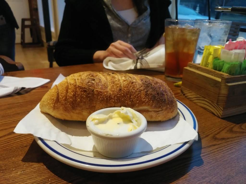 Enos Pizza Tavern | restaurant | 215 S Bois D Arc St, Forney, TX 75126, USA | 4697200400 OR +1 469-720-0400