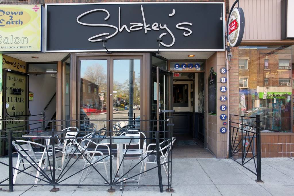 Shakeys | restaurant | 2255 Bloor St W, Toronto, ON M6S 1N8, Canada | 4167670608 OR +1 416-767-0608