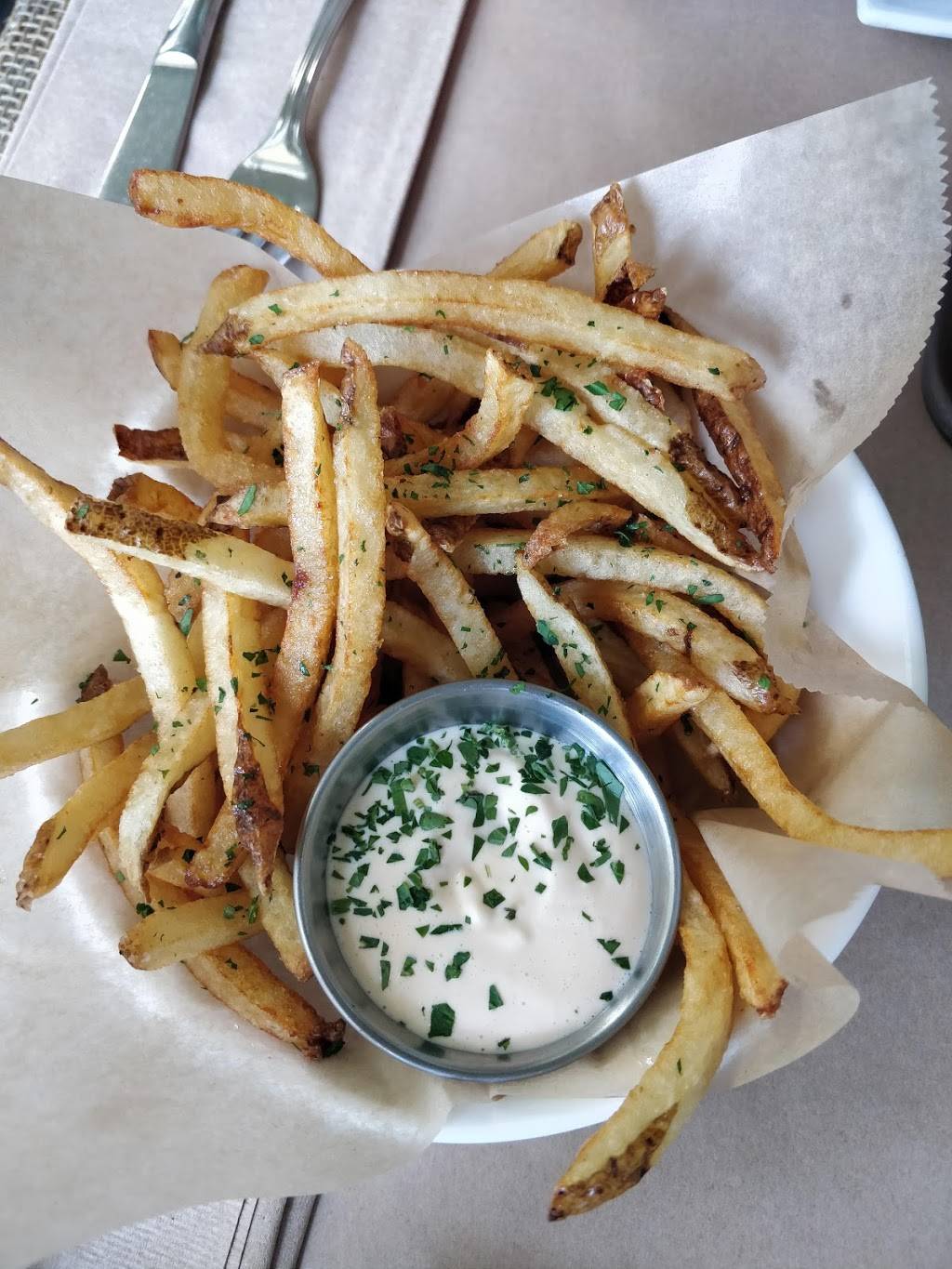 Pono Burger | restaurant | 829 Broadway, Santa Monica, CA 90401, USA | 3105847005 OR +1 310-584-7005