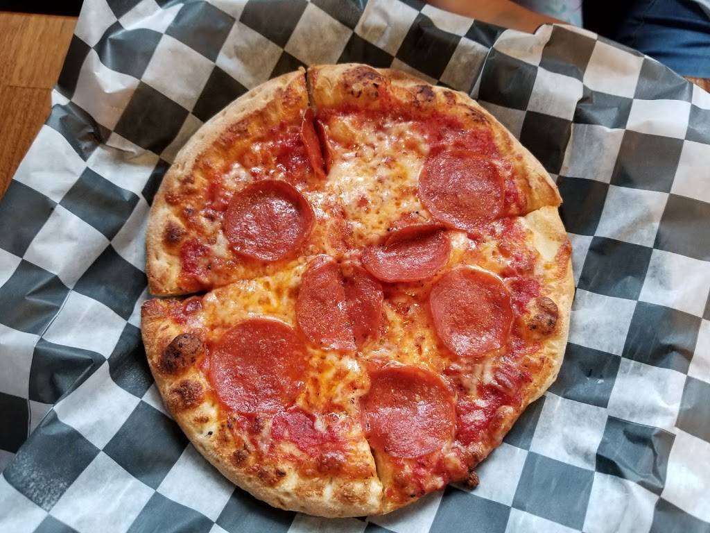 BoomBozz Craft Pizza & Taphouse - Murfreesboro | restaurant | 2839 Medical Center Pkwy, Murfreesboro, TN 37129, USA | 6158469452 OR +1 615-846-9452