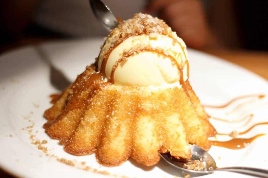 Chilis Grill & Bar | meal takeaway | 80-16 Cooper Ave, Glendale, NY 11385, USA | 7183664272 OR +1 718-366-4272