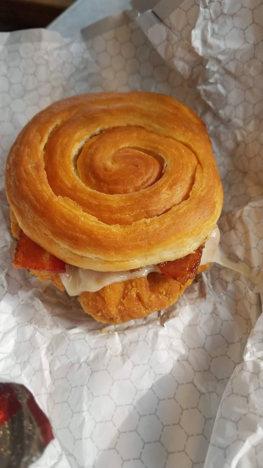 Wendys | restaurant | 7019 Shallowford Rd, Chattanooga, TN 37421, USA | 4238996552 OR +1 423-899-6552