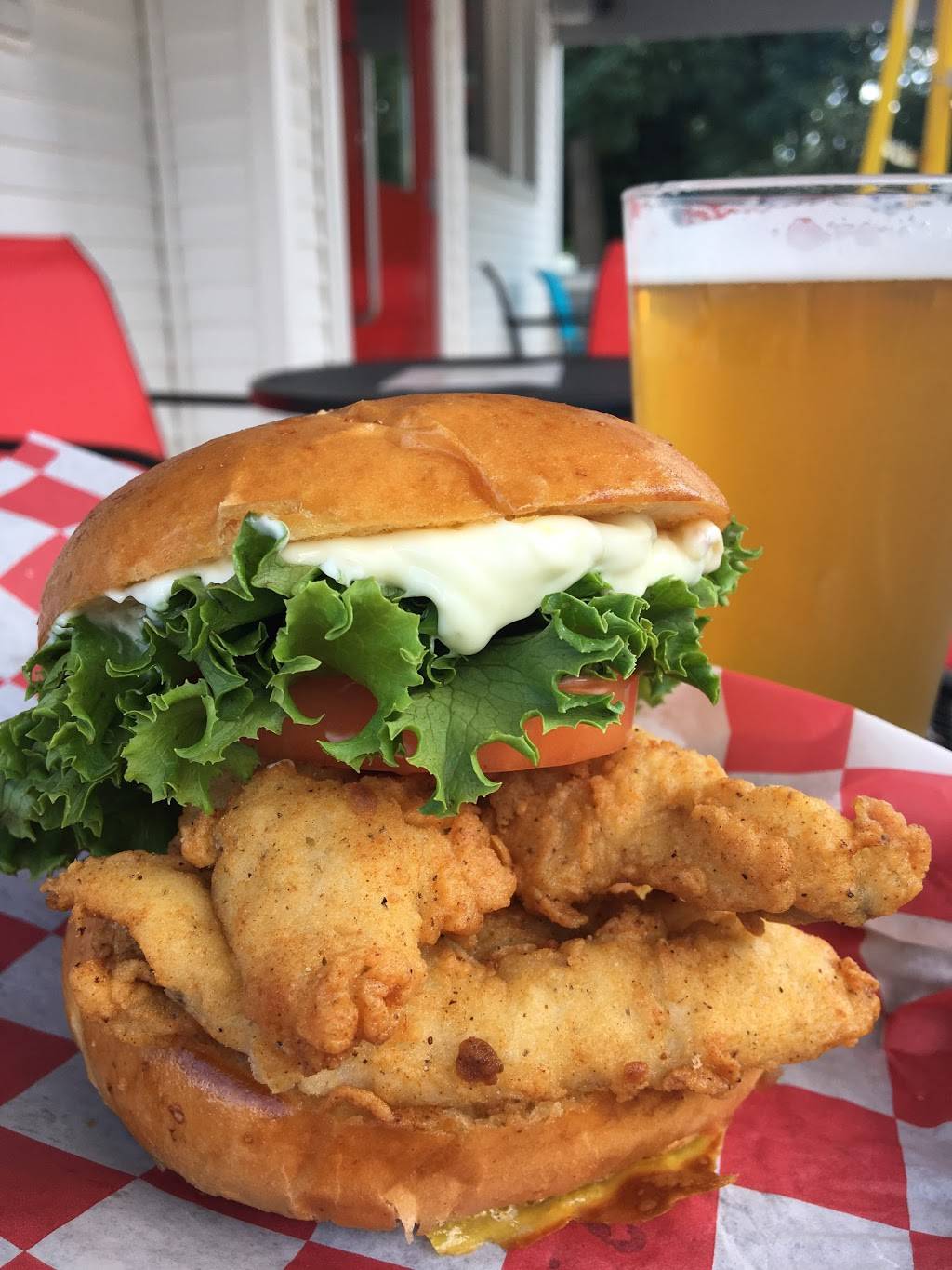 Beachcomber Bar & Grill | restaurant | 2836 Fond Du Lac Rd, Oshkosh, WI 54902, USA | 9202302836 OR +1 920-230-2836