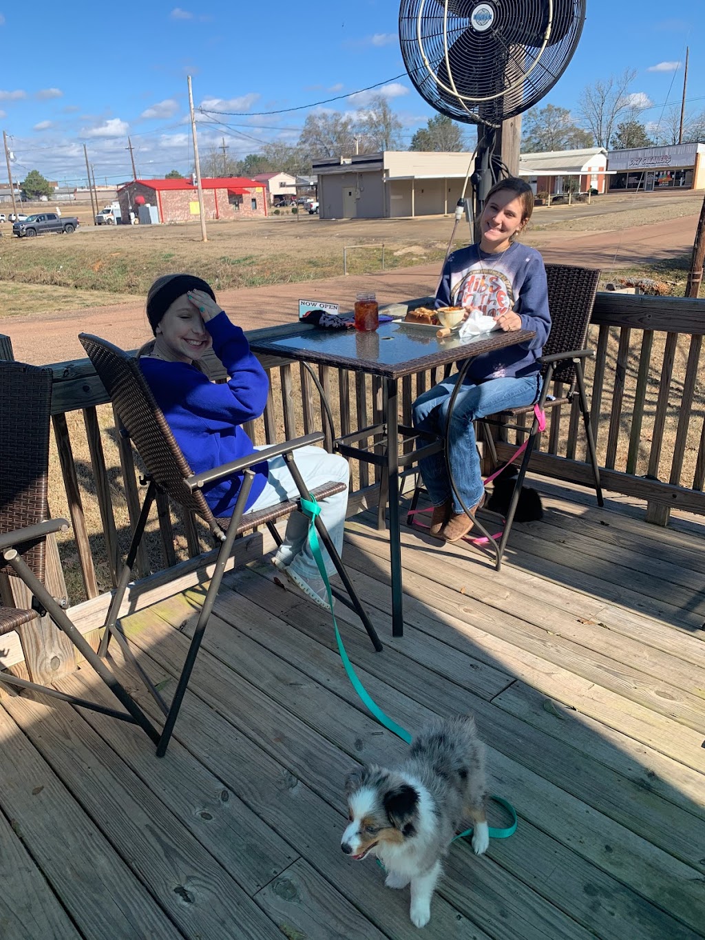 Cattle Drive Grill & Waterin’ Hole | restaurant | 509 1st Ave SW, Magee, MS 39111, USA | 6012994202 OR +1 601-299-4202