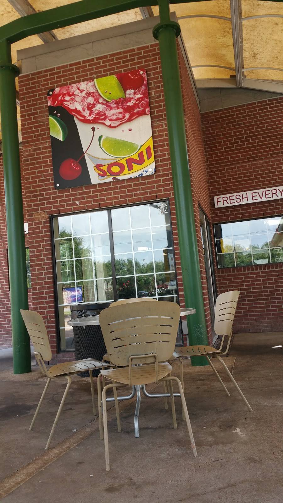 Sonic Drive-In | restaurant | 5805 Hwy 6, Missouri City, TX 77459, USA | 2814993282 OR +1 281-499-3282