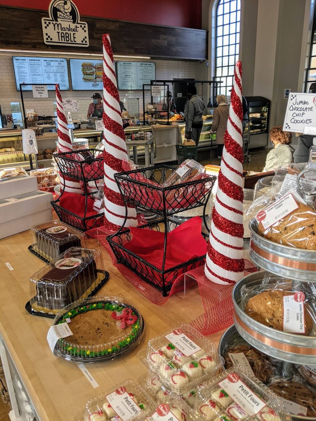 Ukrops Market Hall | restaurant | 7250 Patterson Ave, Richmond, VA 23229, USA | 8043403040 OR +1 804-340-3040