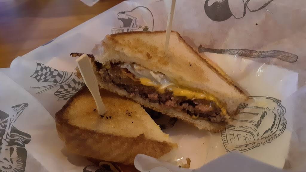 Barrel Inn | restaurant | 2005 West Ave S, La Crosse, WI 54601, USA | 6087888442 OR +1 608-788-8442