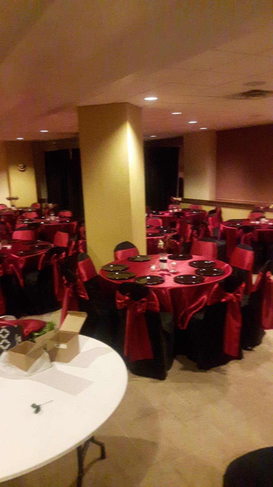 Ambassador Inn | restaurant | 2301 W Wisconsin Ave, Milwaukee, WI 53233, USA | 4143420000 OR +1 414-342-0000