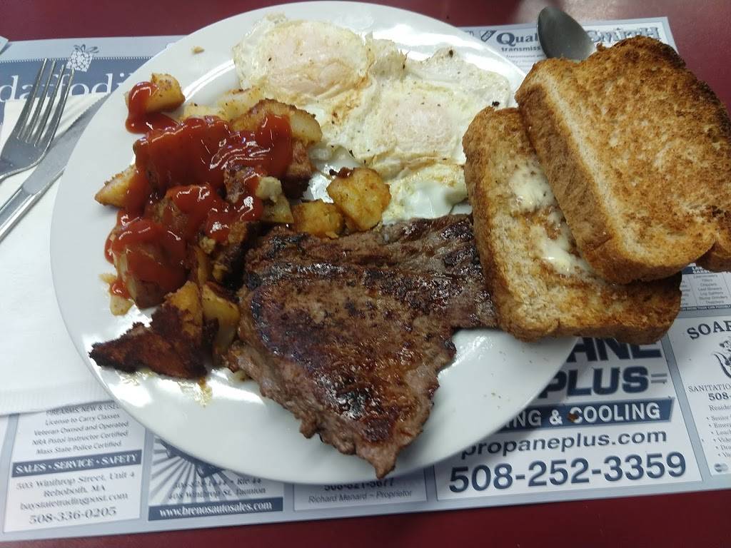 M & DS Country Kitchen | restaurant | 183 Winthrop St, Rehoboth, MA 02769, USA | 5082529376 OR +1 508-252-9376