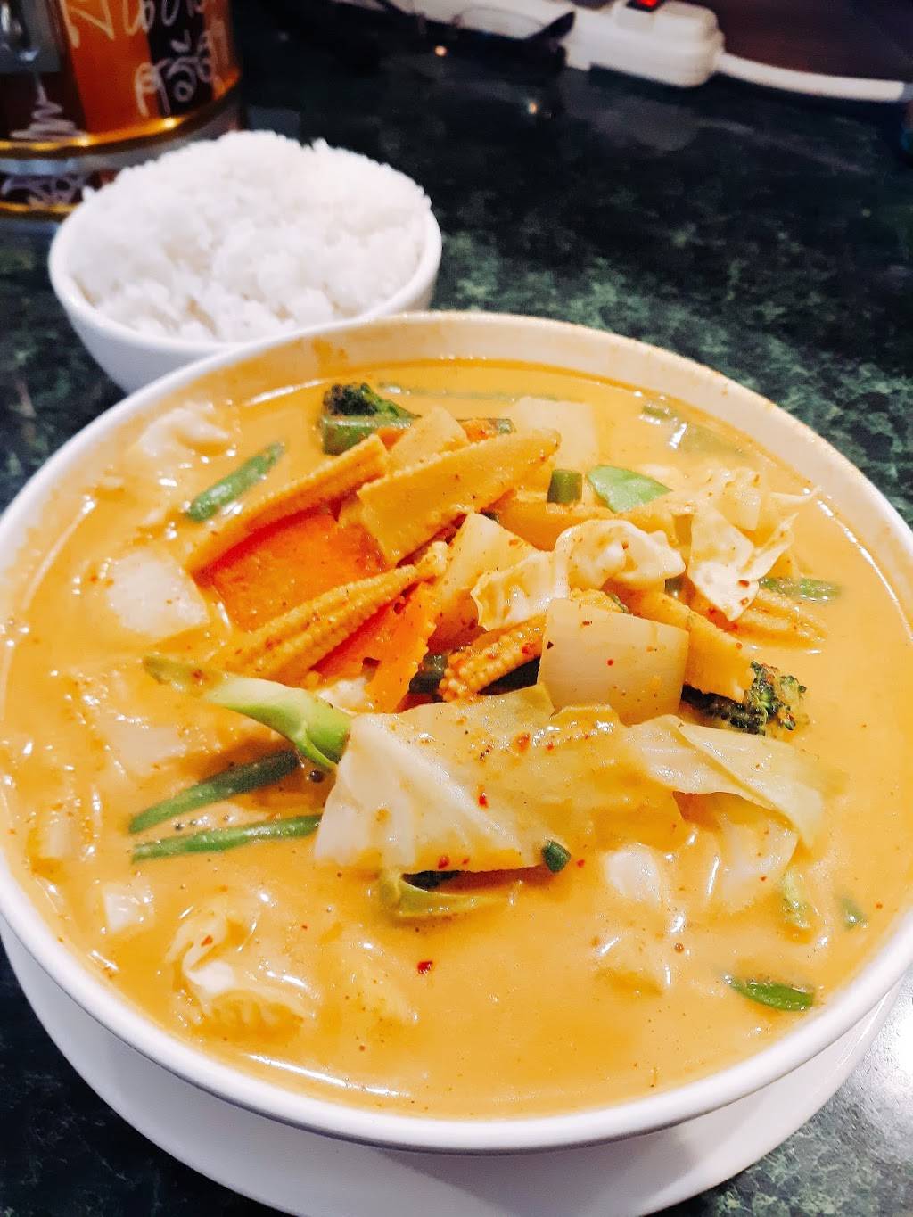 Pad Thai Restaurant | restaurant | 2310 Elmhurst Rd, Mt Prospect, IL 60056, USA | 8474729000 OR +1 847-472-9000