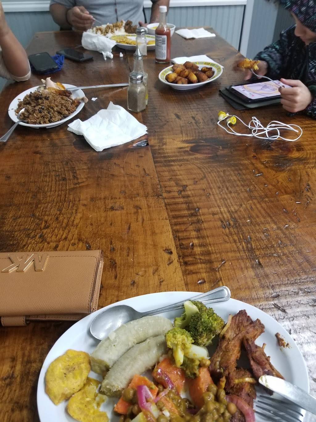 La Delicia Restaurant | restaurant | 75 Congress St, Salem, MA 01970, USA | 9785944275 OR +1 978-594-4275