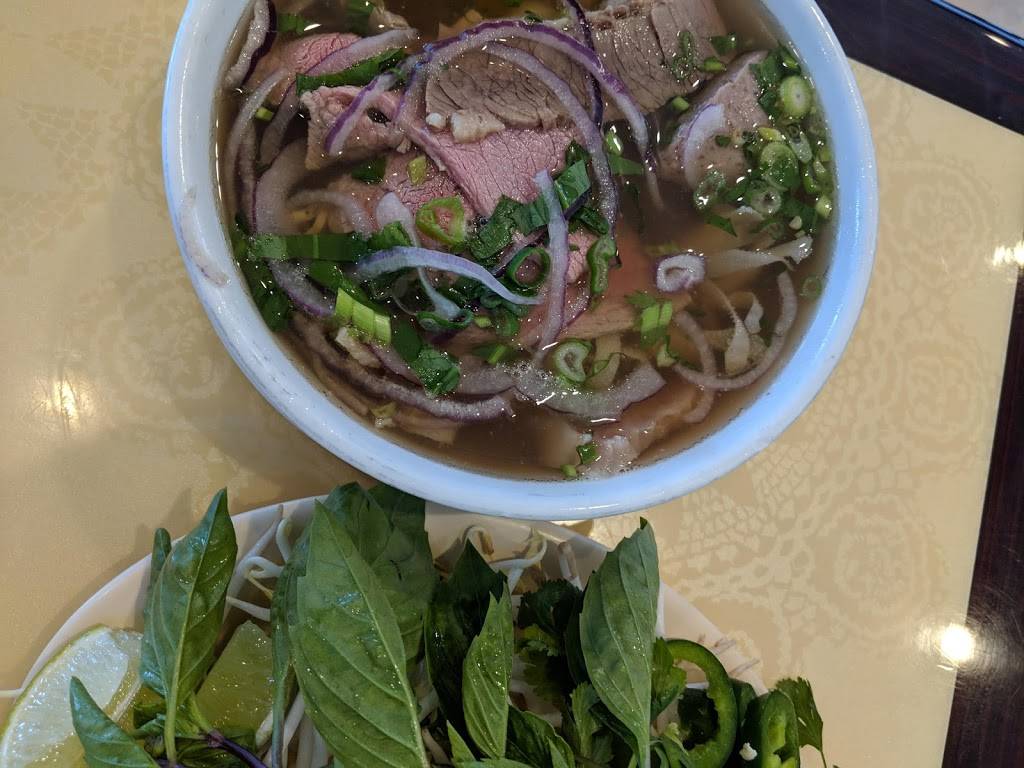 Pho Que Huong | restaurant | Prestonwood Park, 6509 W Park Blvd #445, Plano, TX 75093, USA | 9726089858 OR +1 972-608-9858