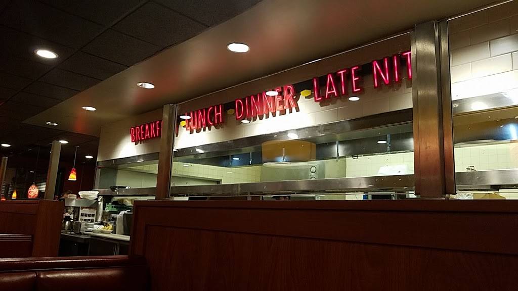 Dennys | restaurant | 255 N, Century Ave N, Maplewood, MN 55119, USA | 6517392377 OR +1 651-739-2377