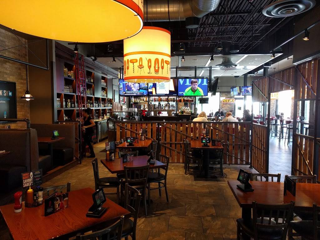 Smokey Bones Bar and Fire Grill | restaurant | Randhurst Shopping Center, 164 Randhurst Village Dr, Mt Prospect, IL 60056, USA | 8473051799 OR +1 847-305-1799