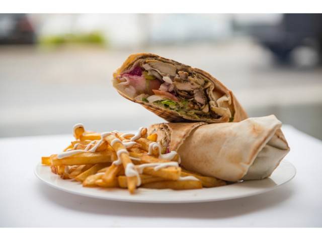 Osmows Shawarma | restaurant | 95 The Pond Rd Building C2, Unit 40, North York, ON M3J 0L1, Canada | 2892160114 OR +1 289-216-0114