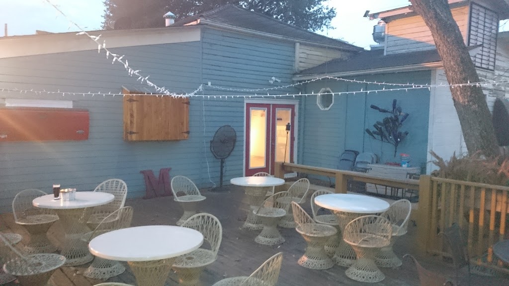 Martins At Midtown | restaurant | 1101 Belmont St, Vicksburg, MS 39180, USA | 6016362353 OR +1 601-636-2353