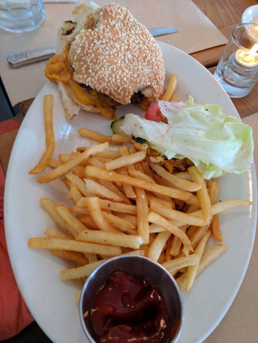 Le Dock | restaurant | Bay Walk, Bay Shore, NY 11706, USA | 6315835200 OR +1 631-583-5200