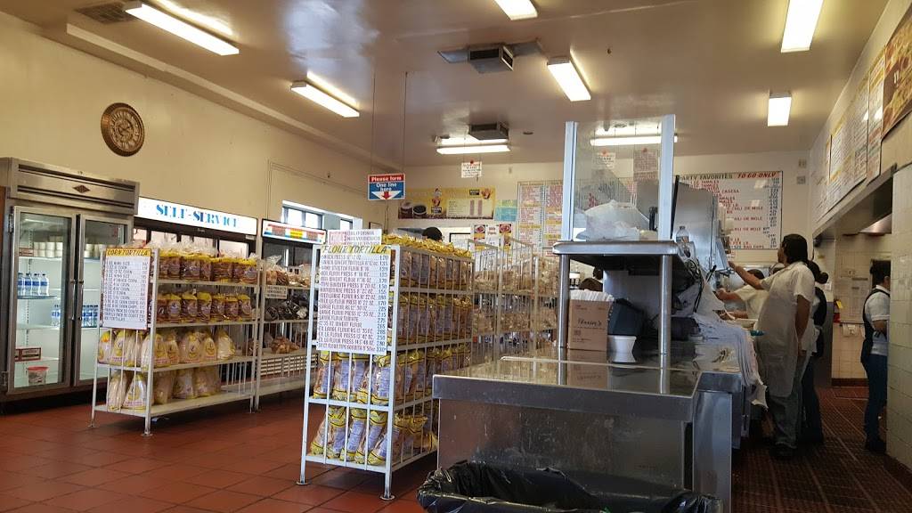 Dianas La Bonita Restaurant | bakery | 300 E Sepulveda Blvd, Carson, CA 90745, USA | 3108344886 OR +1 310-834-4886
