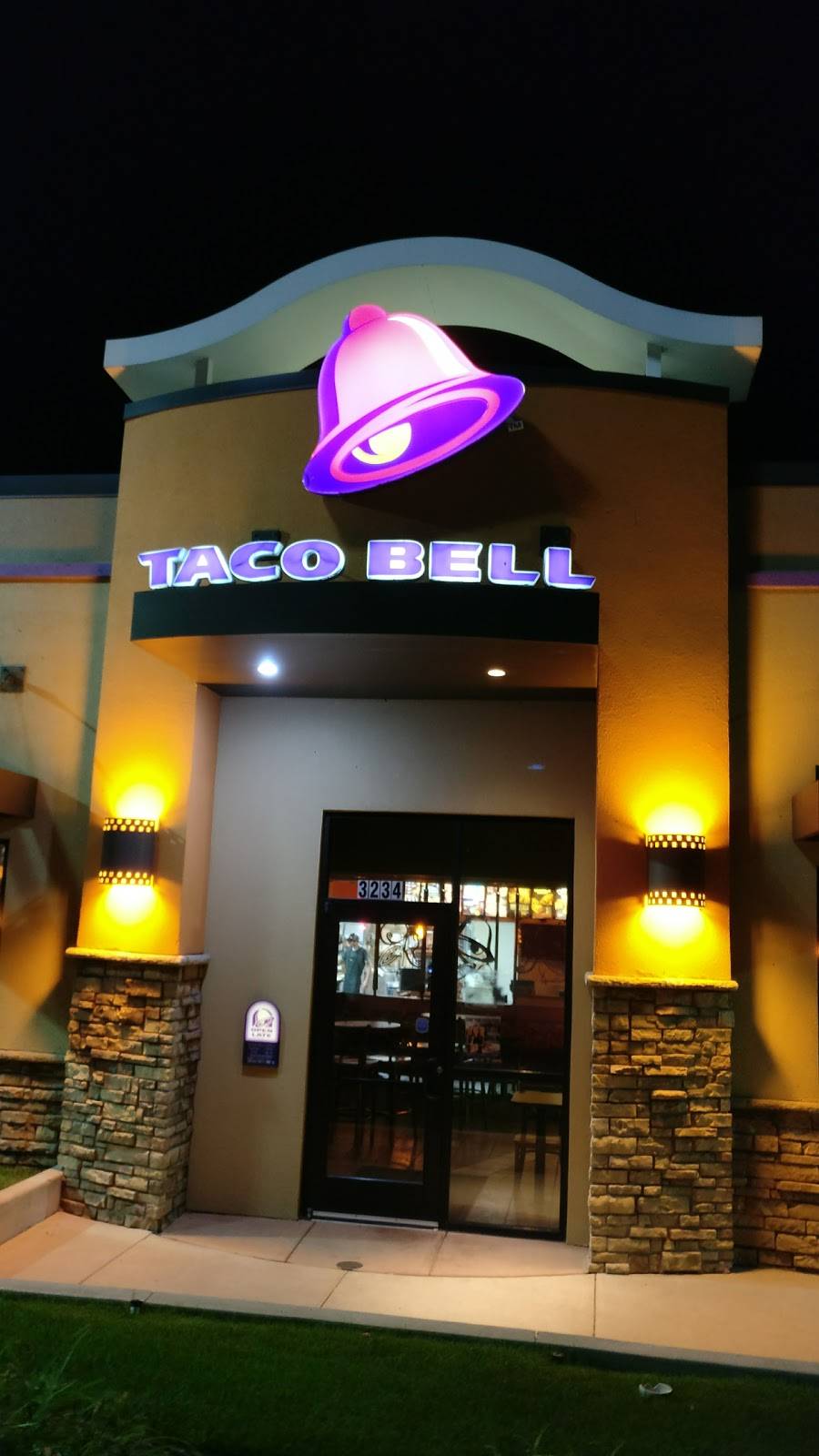 Taco Bell | meal takeaway | 3234 Owen Rd, Fenton, MI 48430, USA | 8106292856 OR +1 810-629-2856