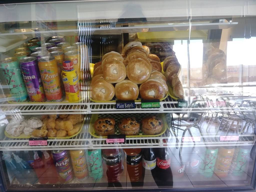 Ravins Donuts & Ice Cream | restaurant | 14664 7th St, Victorville, CA 92395, USA | 7608813545 OR +1 760-881-3545