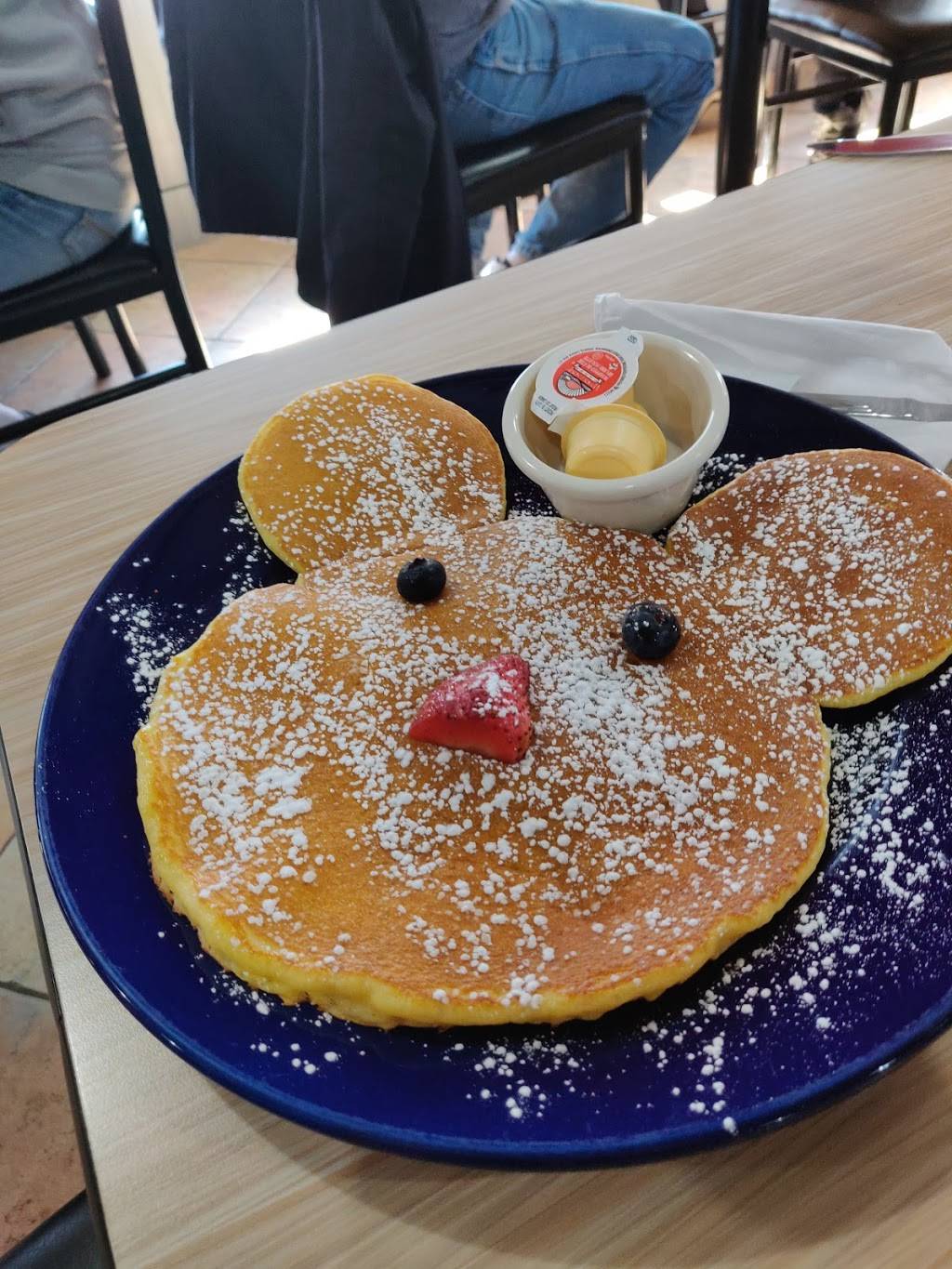 Devollis Famous Omelettes | restaurant | 5275 Walker Rd, Oldcastle, ON N0R 1L0, Canada | 5197377011 OR +1 519-737-7011