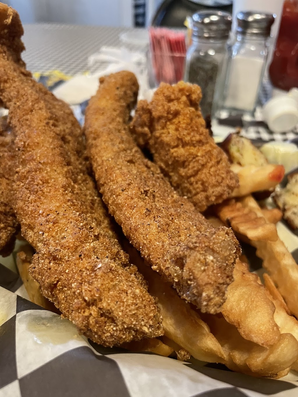 Mary Adas | restaurant | 305 E Main St, Portageville, MO 63873, USA | 5733792090 OR +1 573-379-2090