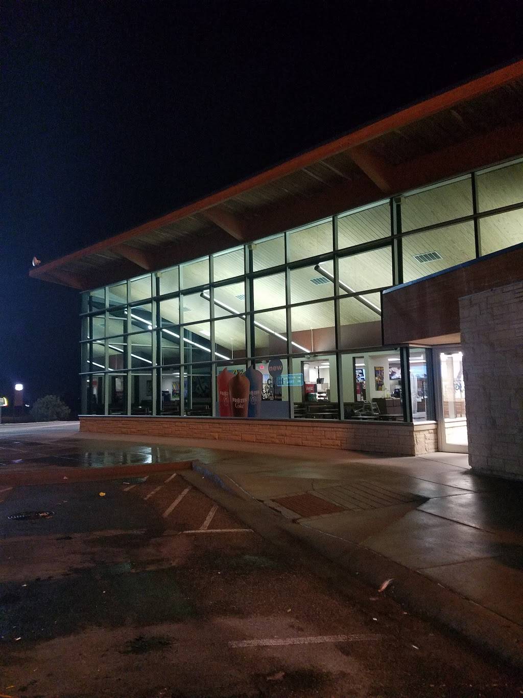 McDonalds | cafe | 7 Kansas Turnpike, Belle Plaine, KS 67013, USA | 6203998311 OR +1 620-399-8311