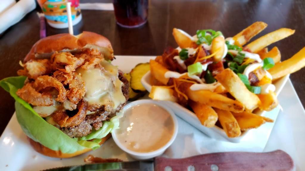 Burgerhaus - Valparaiso | restaurant | 3304 Calumet Ave, Valparaiso, IN 46383, USA | 2192863296 OR +1 219-286-3296