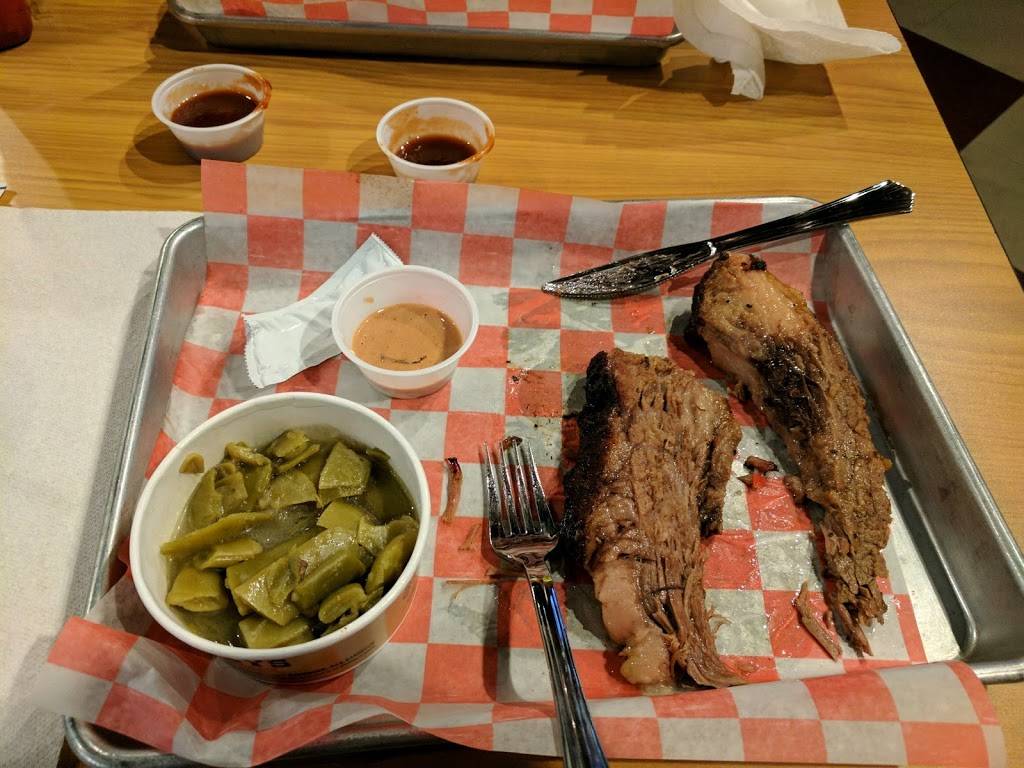 Dickeys Barbecue Pit | restaurant | 70 White Bridge Rd, Nashville, TN 37205, USA | 6159420660 OR +1 615-942-0660