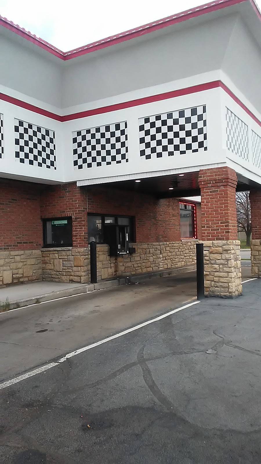 Fast Treats | restaurant | 6211 W Warren Ave, Detroit, MI 48210, USA | 3136564733 OR +1 313-656-4733