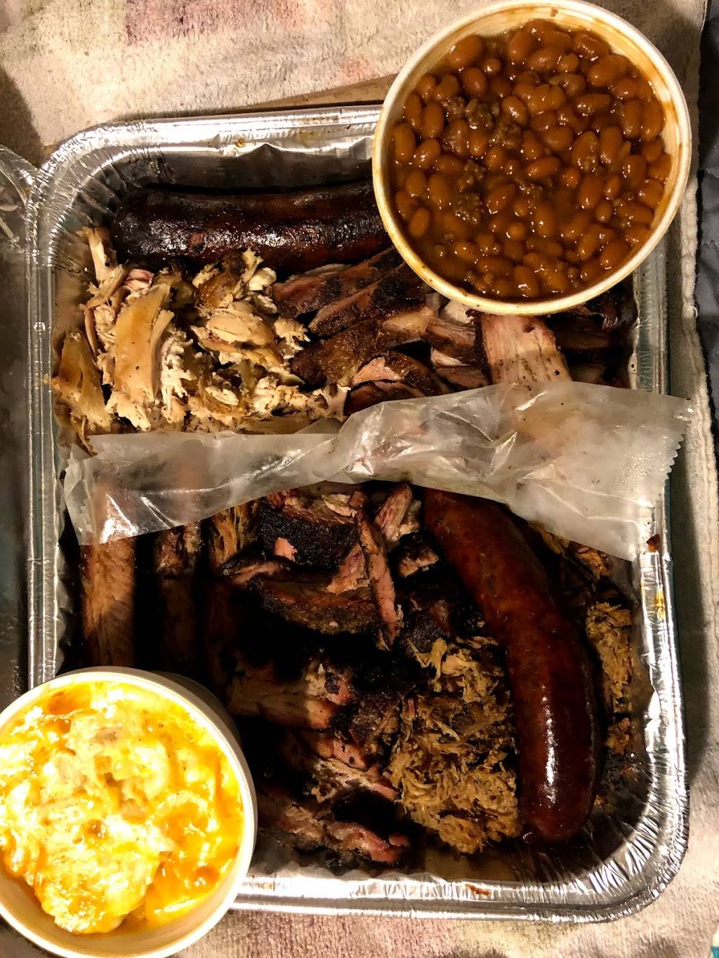 Maes Que House | restaurant | 17093 S Jodave Ave, Hazel Crest, IL 60429, USA | 7086270032 OR +1 708-627-0032