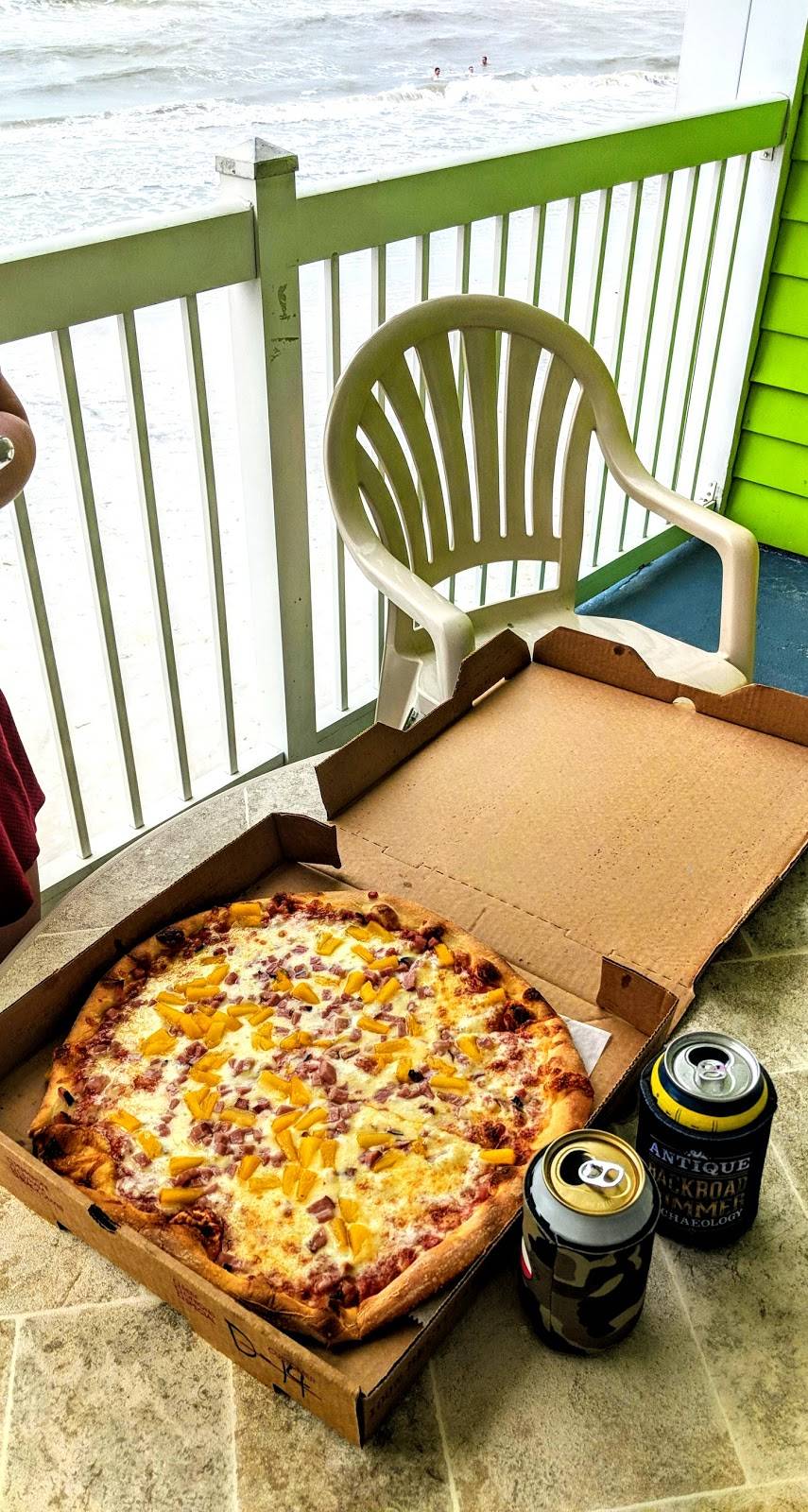 Rays Pizza | meal delivery | 118 Crescent St, Fort Myers Beach, FL 33931, USA | 2397657437 OR +1 239-765-7437