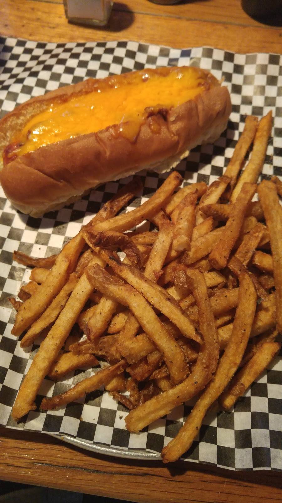 The Pour House Bar & Grill | restaurant | 3620 Starr Centre Dr, Canfield, OH 44406, USA | 3305333522 OR +1 330-533-3522