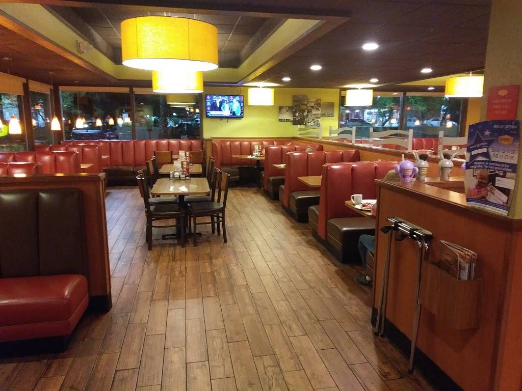 Dennys | restaurant | 3315 N Scottsdale Rd, Scottsdale, AZ 85251, USA | 4809464754 OR +1 480-946-4754