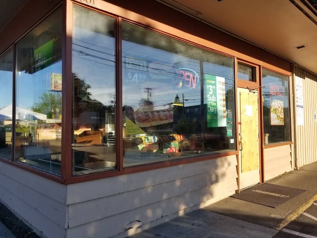 Subway | meal takeaway | 3001 6th Ave, Tacoma, WA 98406, USA | 2532723633 OR +1 253-272-3633
