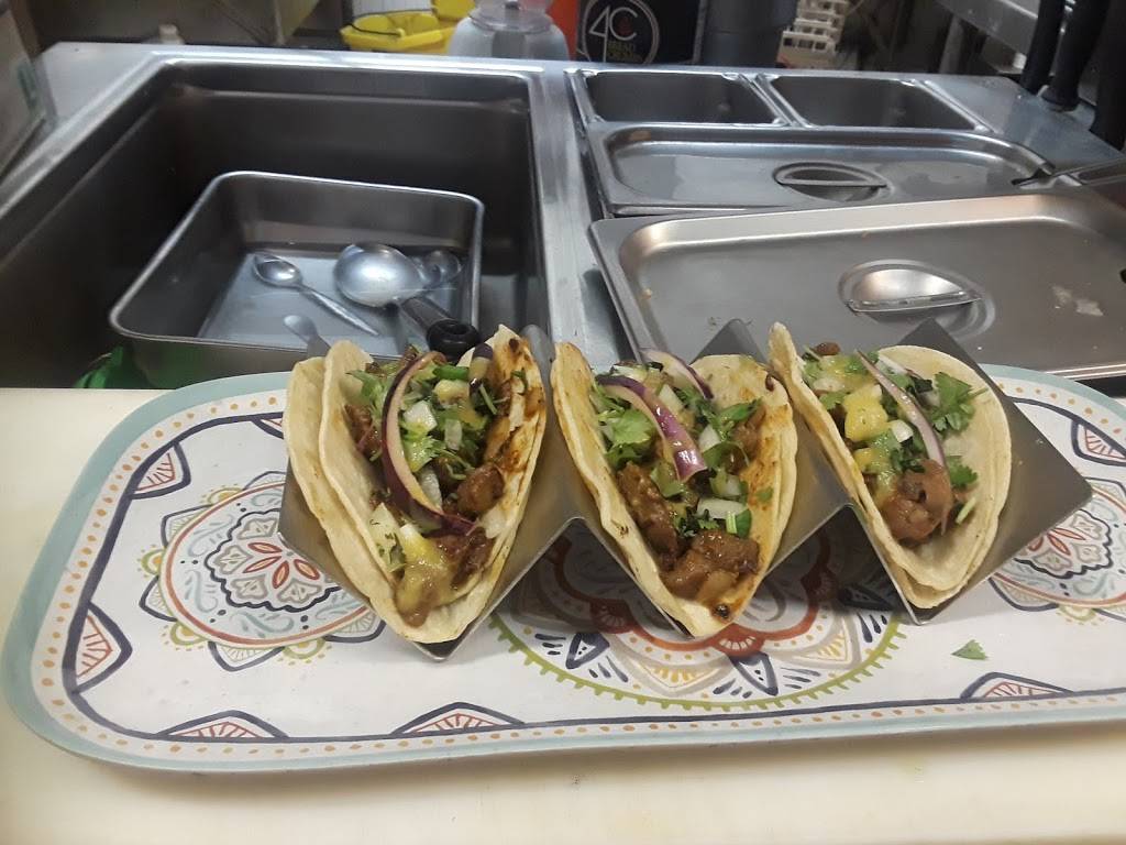 Los Antojitos Restaurant | restaurant | 5272 Washington St, West Roxbury, MA 02132, USA | 6174692100 OR +1 617-469-2100