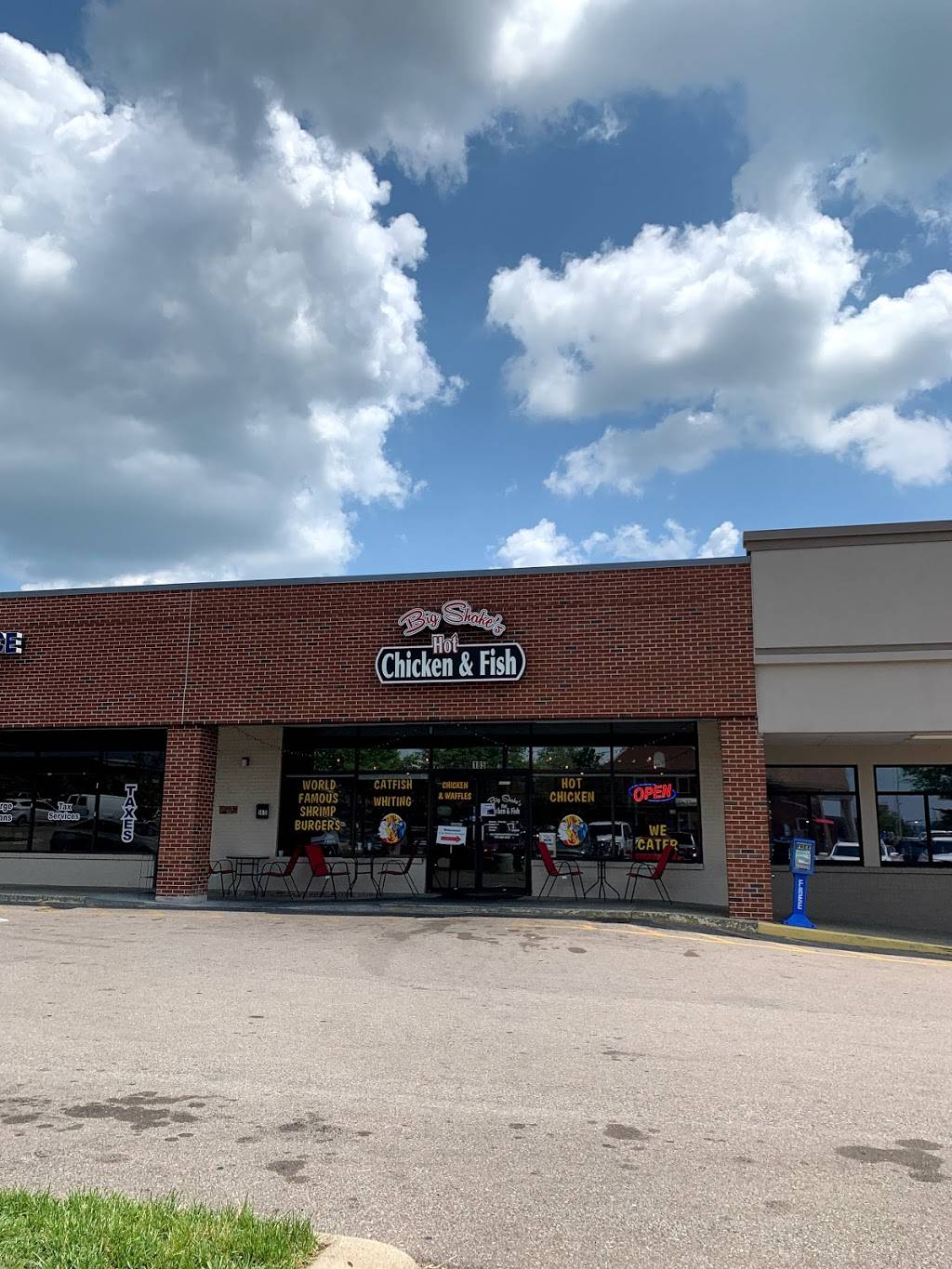 Big Shakes Nashville Hot Chicken | restaurant | 1203 Murfreesboro Rd #185, Franklin, TN 37064, USA | 6159420283 OR +1 615-942-0283