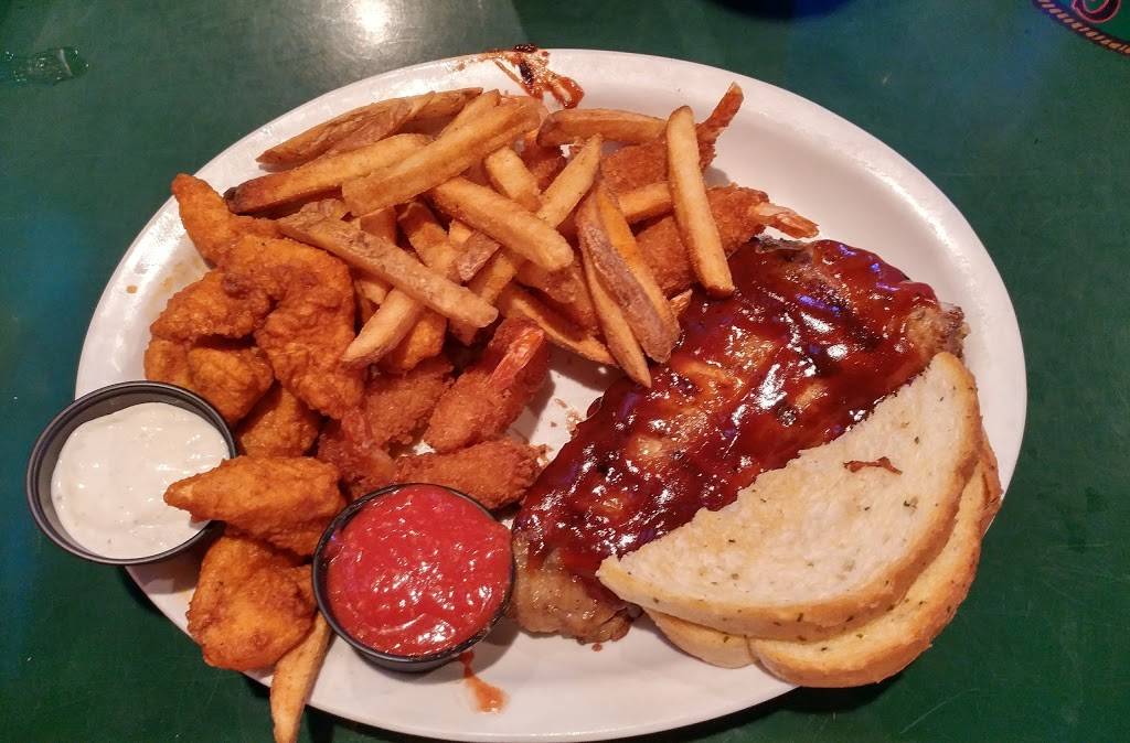 Gators Dockside | restaurant | 601 Cagan Park Ave, Clermont, FL 34714, USA | 3525361174 OR +1 352-536-1174