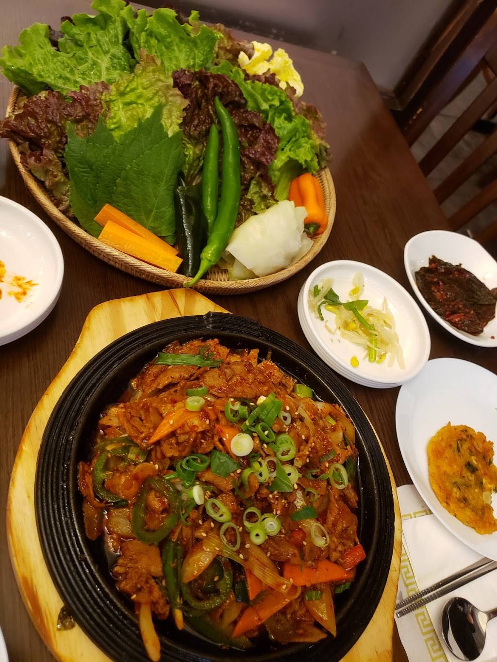 Sageori Gukbap 사거리국밥 | restaurant | 280 Broad Ave, Palisades Park, NJ 07650, USA | 2014820793 OR +1 201-482-0793
