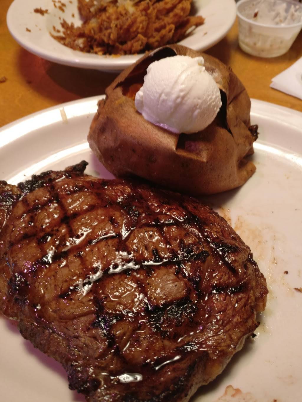 Texas Roadhouse | restaurant | 10450 E Independence Blvd, Matthews, NC 28105, USA | 7048140285 OR +1 704-814-0285