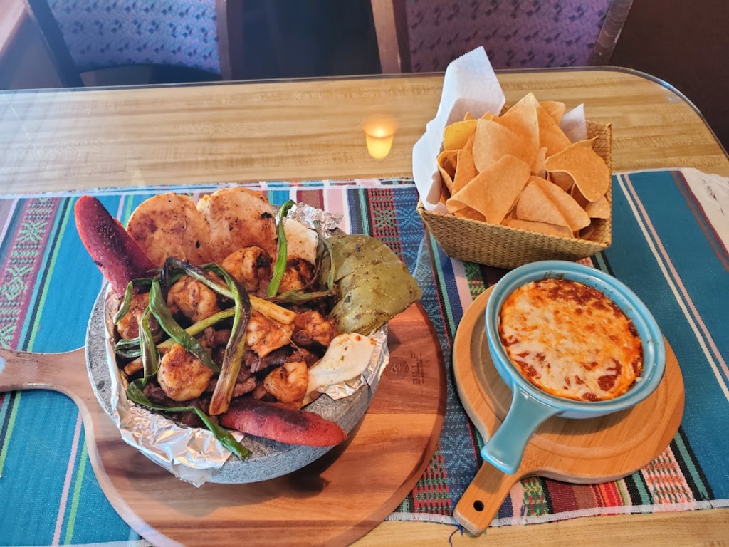 Carlos Mexican Food | restaurant | 401 Peninsula Dr, Lake Almanor, CA 96137, USA | 5305963310 OR +1 530-596-3310