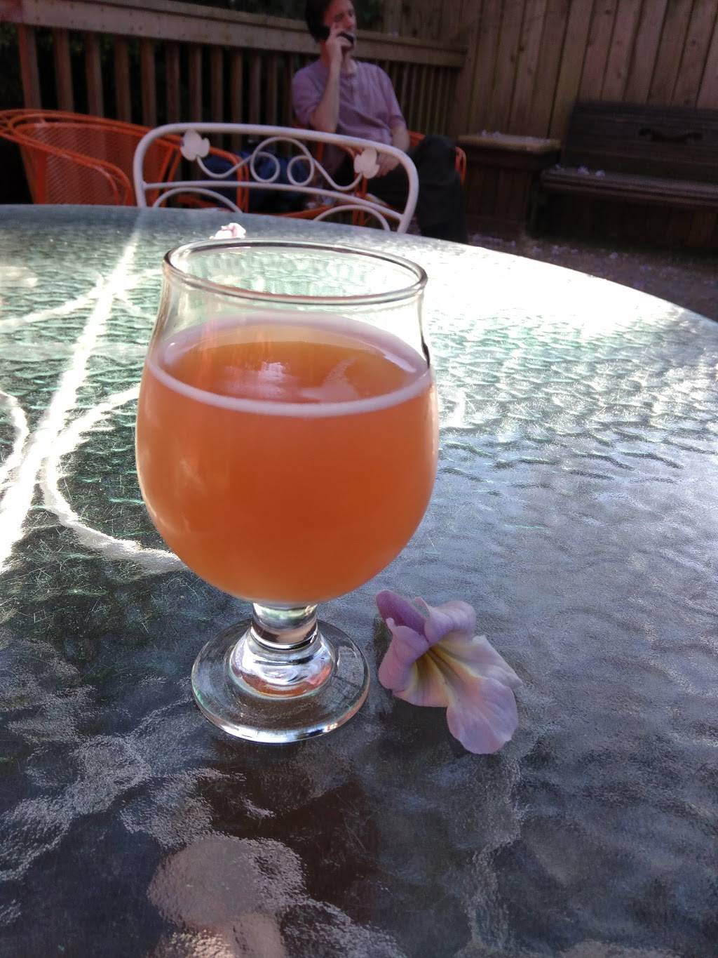 Tippe and Drague Alehouse | restaurant | 3315 Beacon Ave S, Seattle, WA 98144, USA | 2065380094 OR +1 206-538-0094