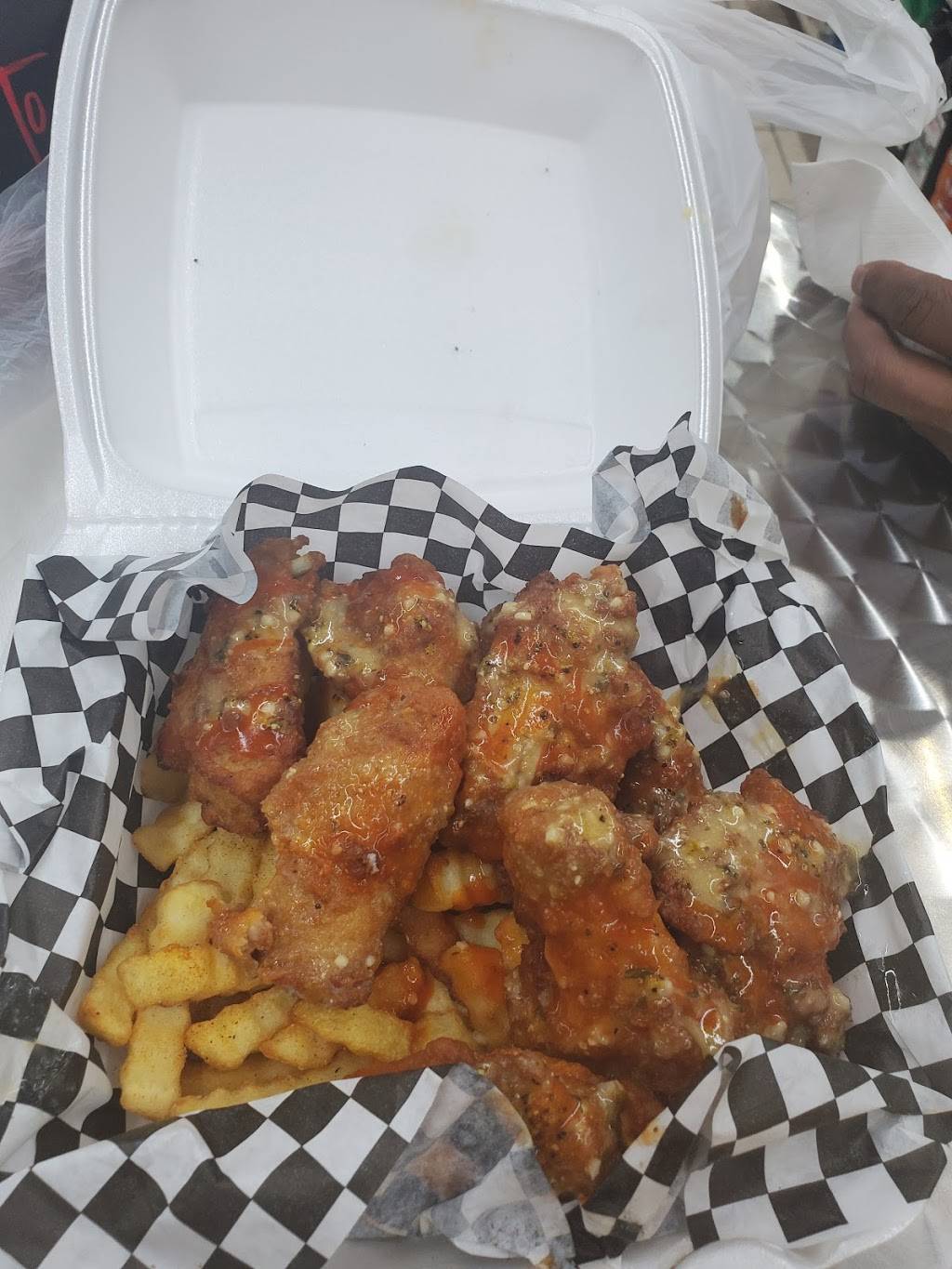 Krazy Crawfish | restaurant | 3525 Lockwood Dr, Houston, TX 77026, USA | 7132596803 OR +1 713-259-6803