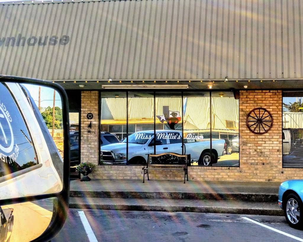 Miss. Mollies Diner | restaurant | 201 San Antonio Rd, Alto, TX 75925, USA | 9368581001 OR +1 936-858-1001