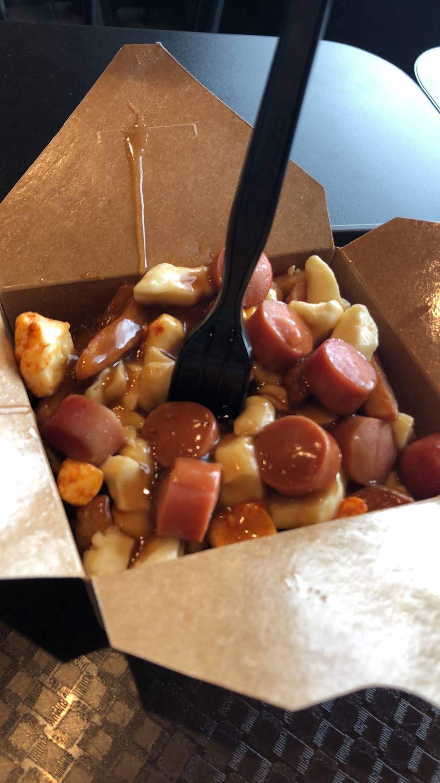 La Poutine Dor | restaurant | 830 6e Avenue, Saint-Georges, QC G5Y 5B8, Canada | 4182217889 OR +1 418-221-7889