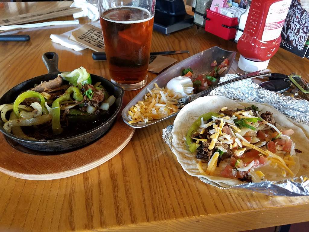 Chilis Grill & Bar | Open for Dine-In, Delivery and Takeout | restaurant | 10955 North Fwy, Houston, TX 77037, USA | 2814479200 OR +1 281-447-9200