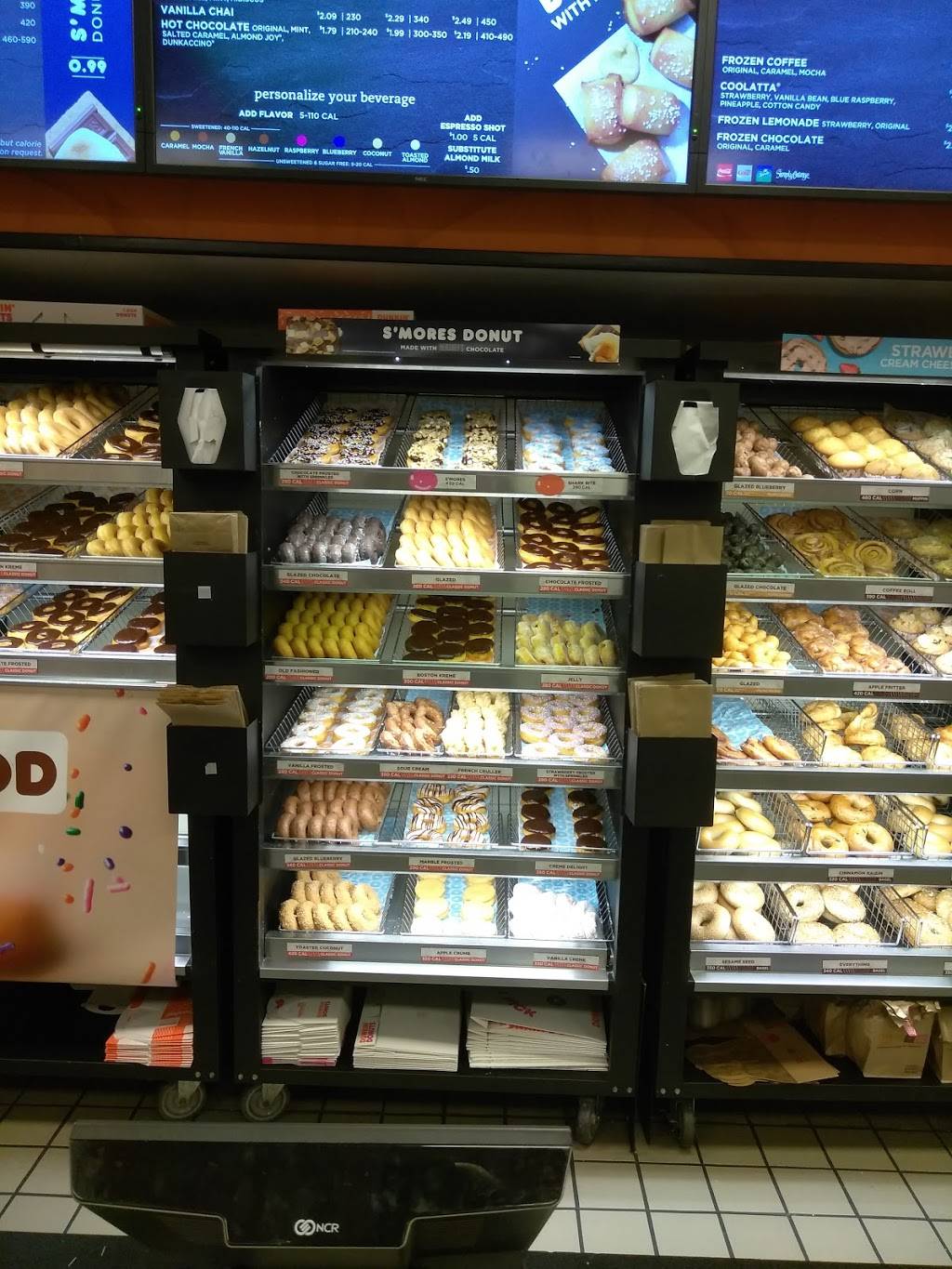 Dunkin | bakery | 1551 Washington Ave, Philadelphia, PA 19146, USA | 2157350158 OR +1 215-735-0158