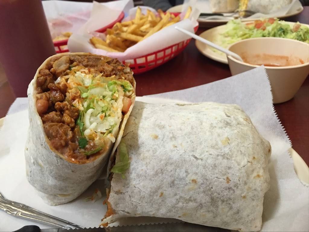 El Famous Burrito | restaurant | 7047 N Clark St, Chicago, IL 60626, USA | 7734650377 OR +1 773-465-0377